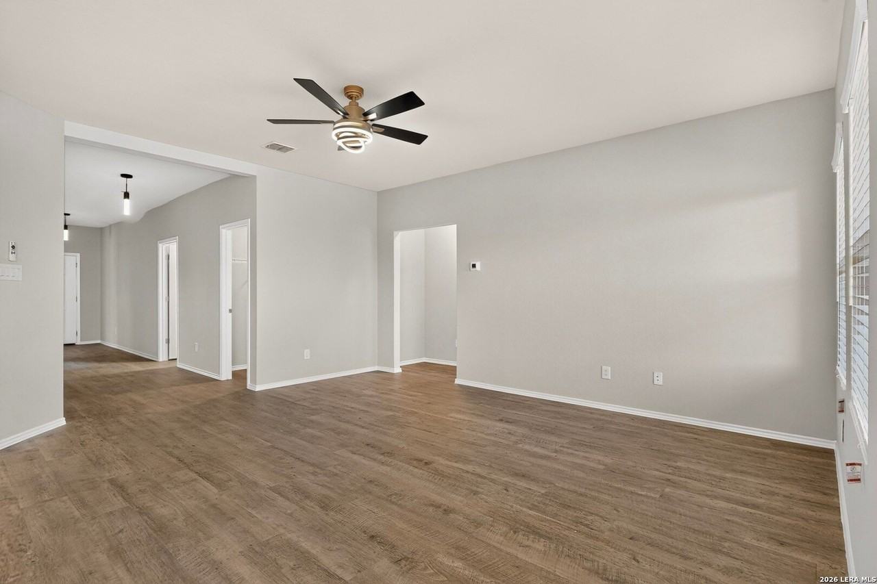 3300 Ridge Pl - Photo 7 of 40
