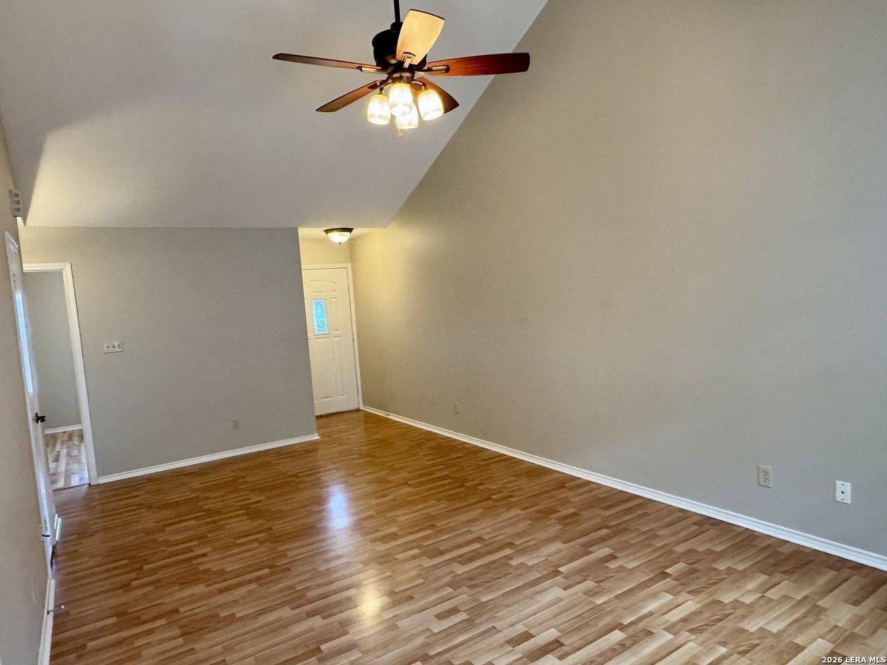 263 Lohmann St - Photo 6 of 14