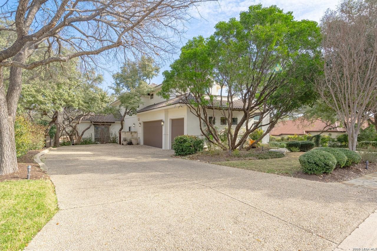 72 Eton Green Cir - Photo 2 of 50