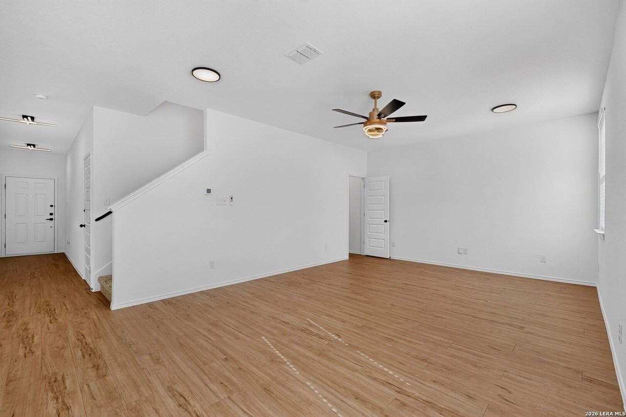 5306 Lisa Pt - Photo 4 of 43