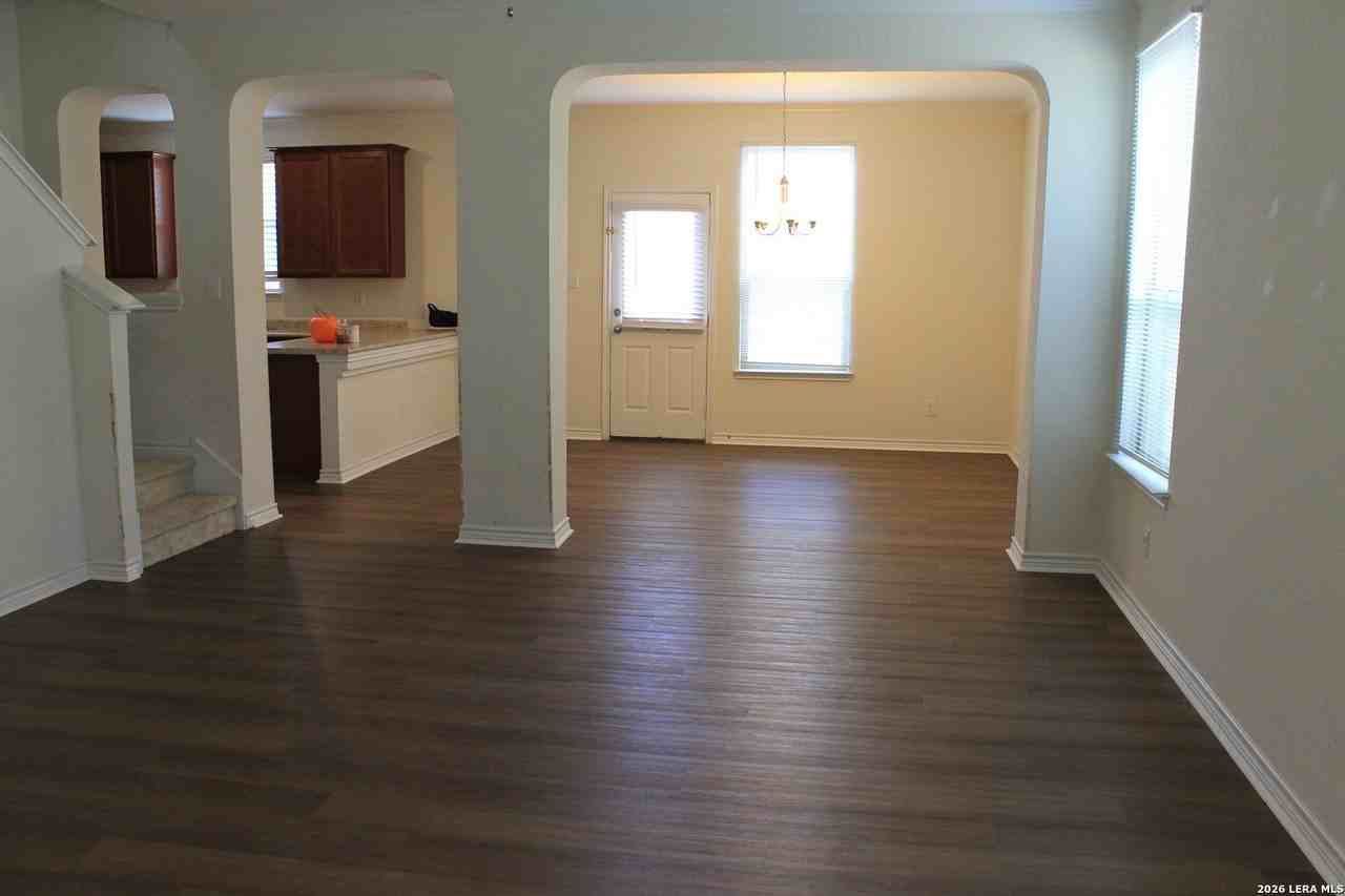2411 Yaupon Cyn - Photo 2 of 17