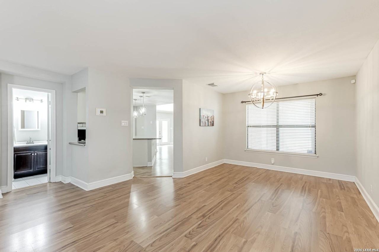 6322 Regency Mnr - Photo 7 of 36