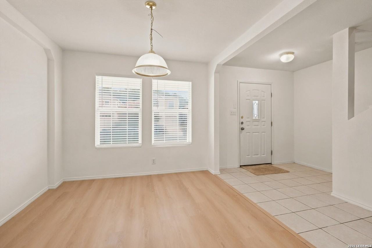 6238 Cypress Cir - Photo 7 of 32