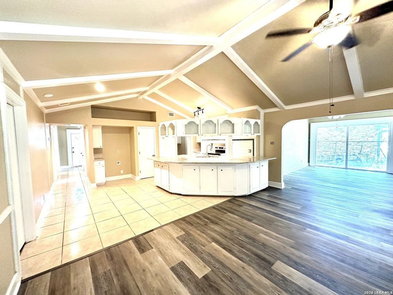 7019 Forest Moss St - Photo 4 of 35