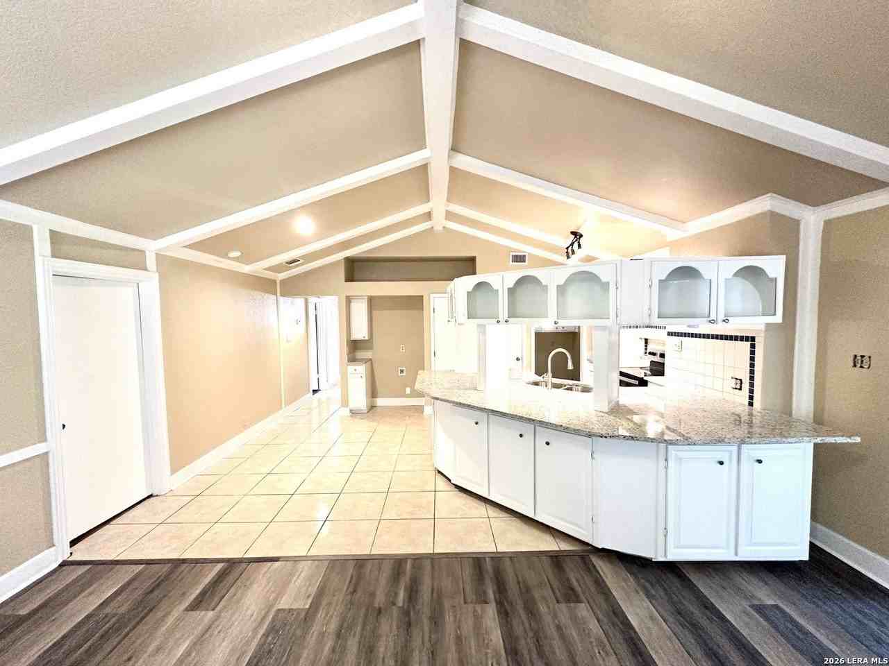 7019 Forest Moss St - Photo 5 of 35