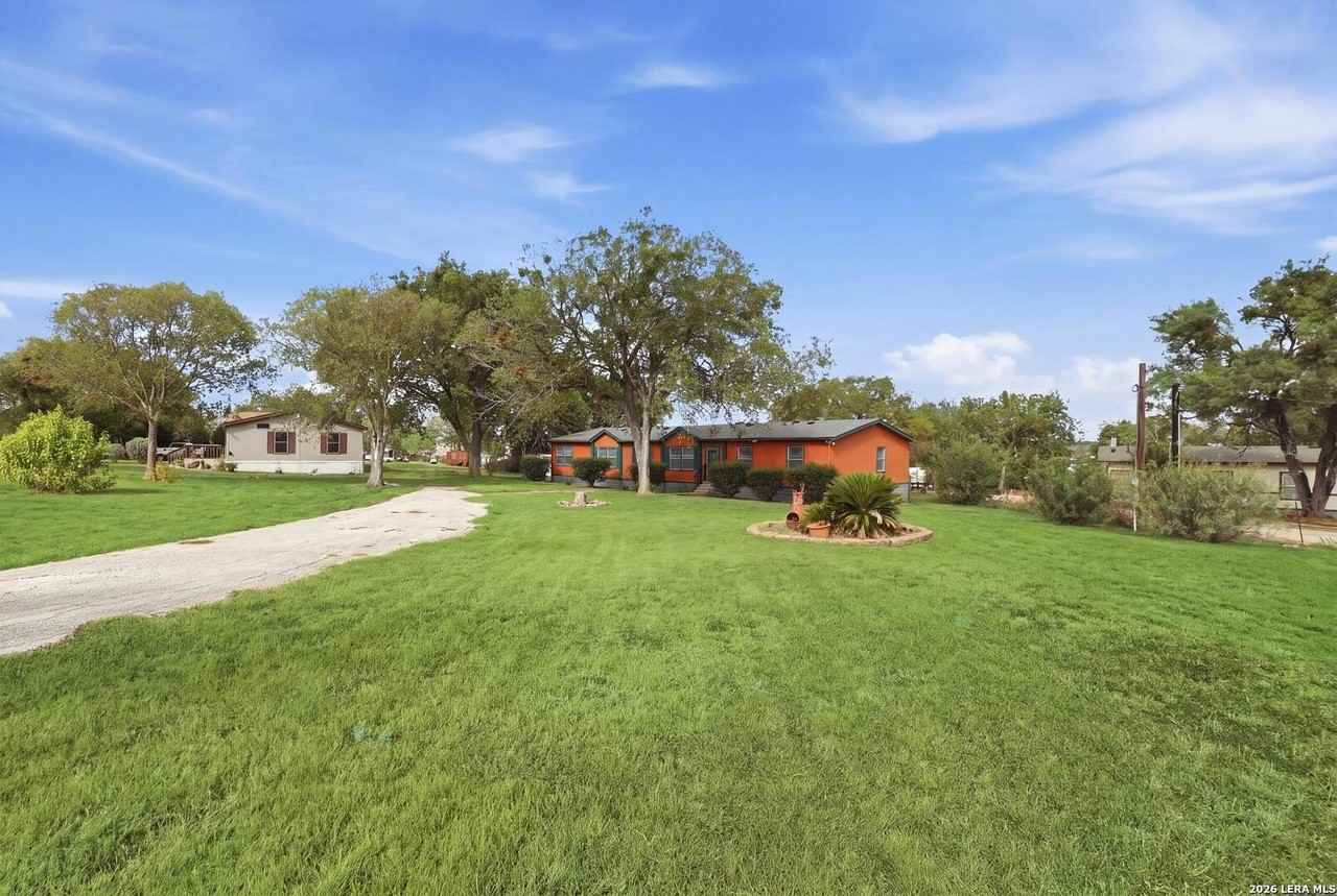 3457 S Foster Rd - Photo 3 of 41