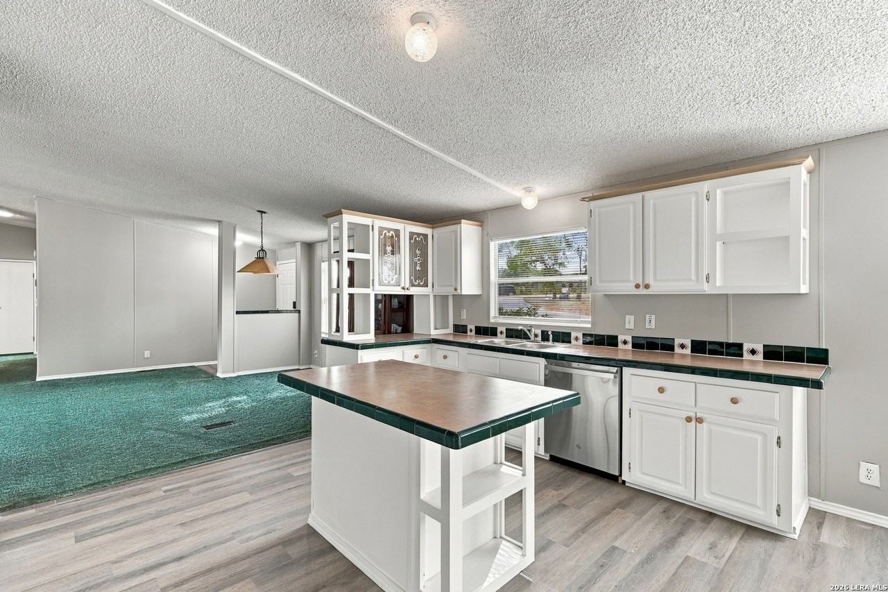 3457 S Foster Rd - Photo 7 of 41