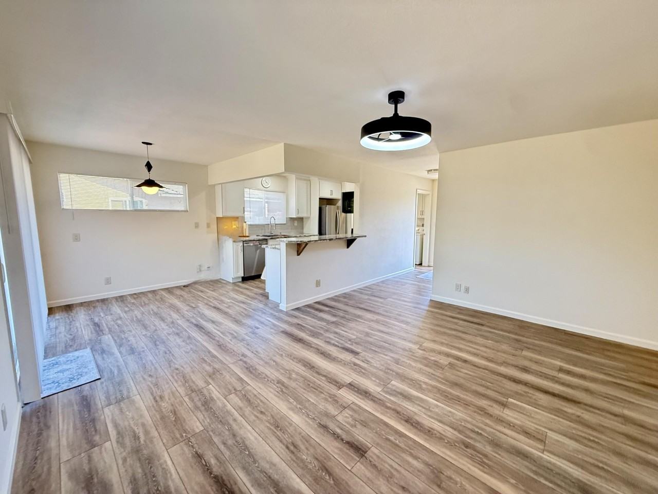 5076 Amberly Pl - Photo 5 of 34