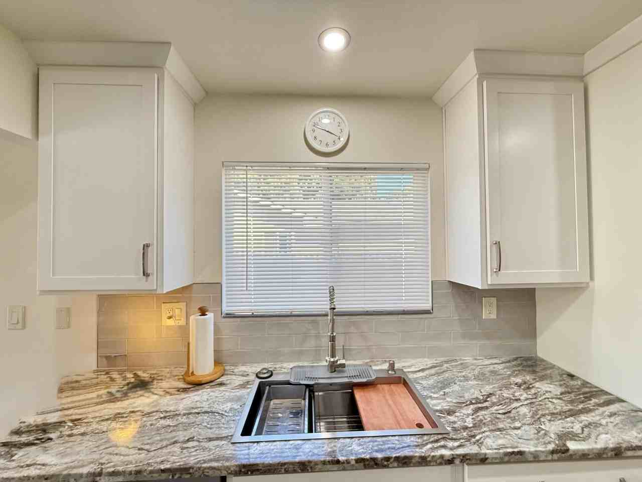 5076 Amberly Pl - Photo 6 of 34