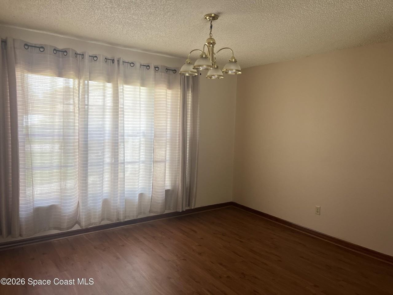 424 Hurst Rd Ne - Photo 3 of 21