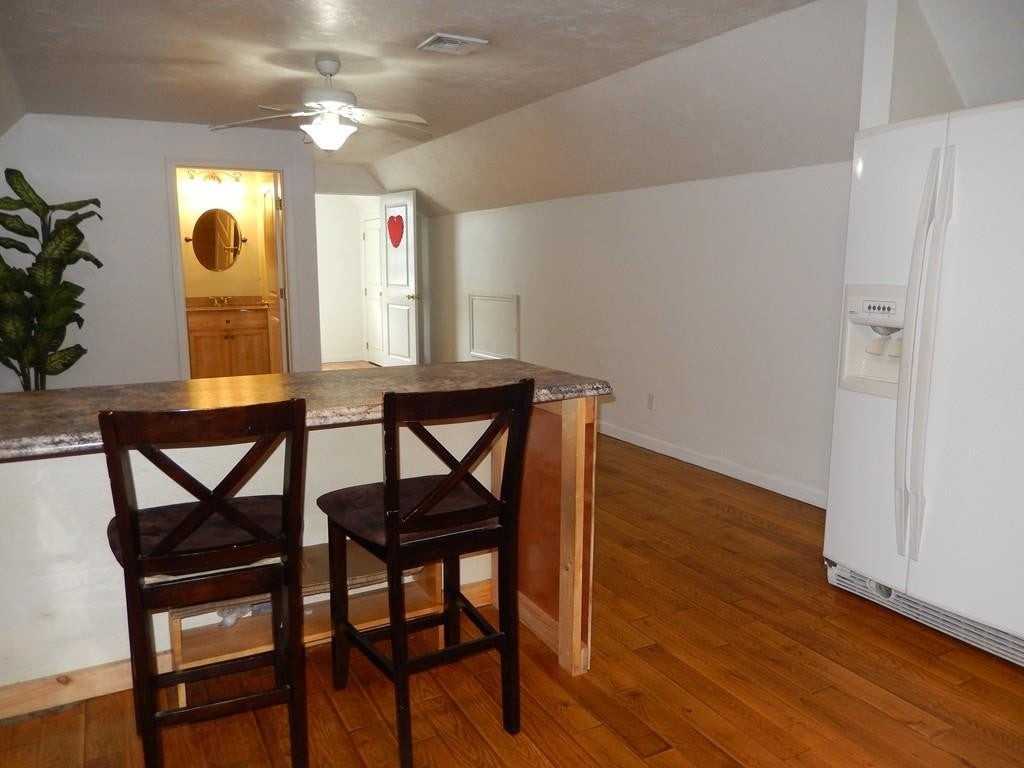 1061 W Boylston St - Photo 5 of 19