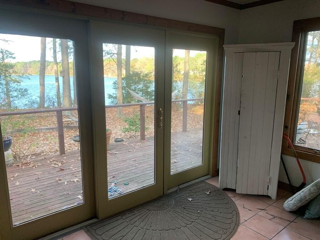 9077 Henderson Ln - Photo 7 of 25