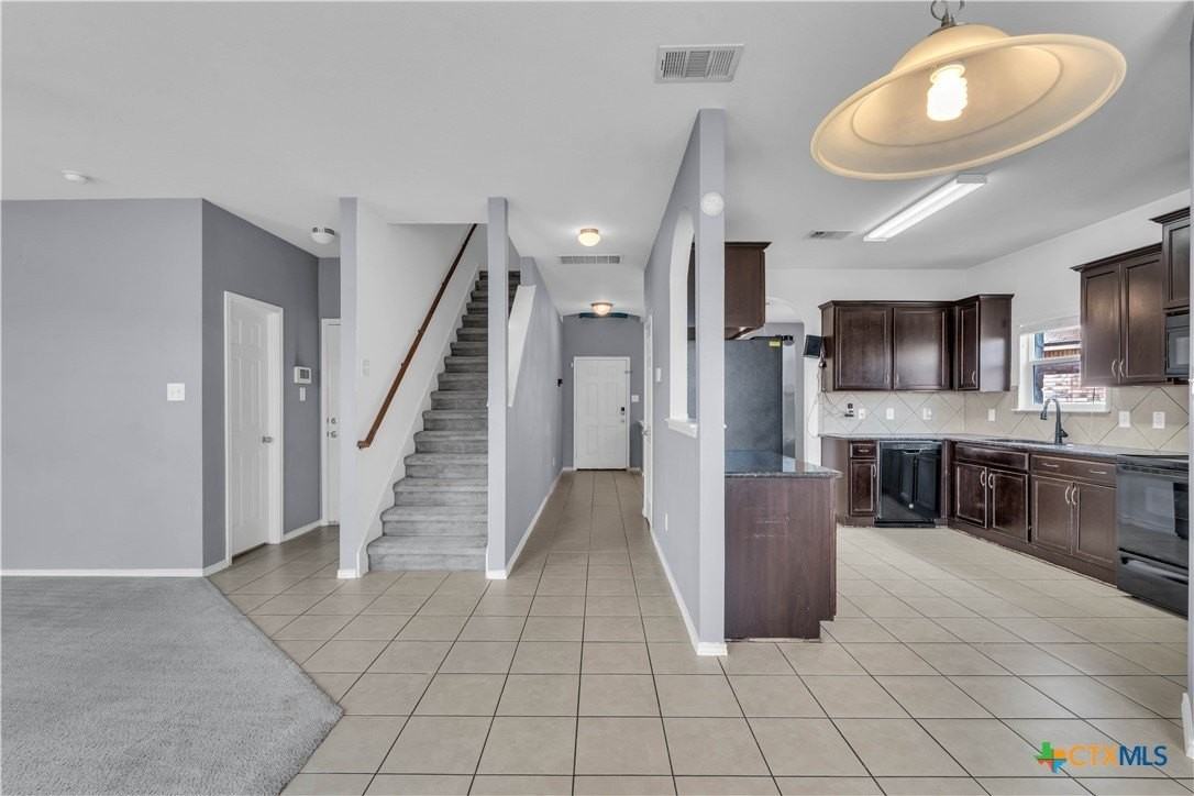 9616 Fratelli Ct - Photo 4 of 33