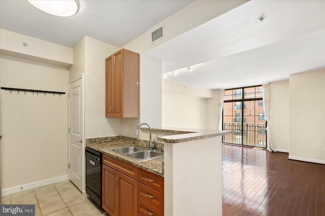 1111 25th St Nw #714 - Photo 5 of 21