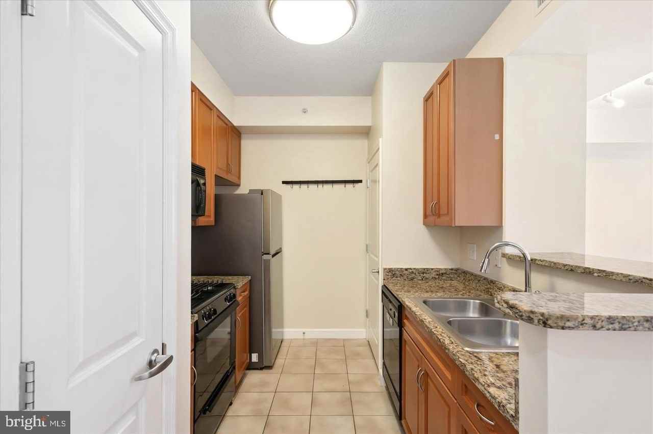 1111 25th St Nw #714 - Photo 6 of 21