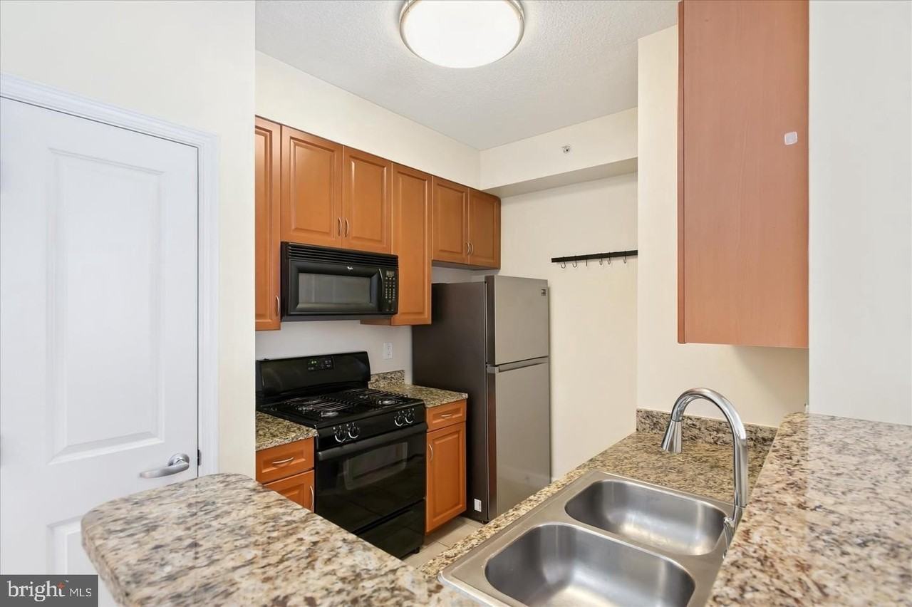1111 25th St Nw #714 - Photo 7 of 21