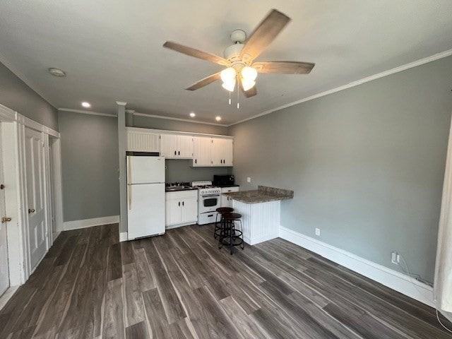 193 Court St - Photo 3 of 10