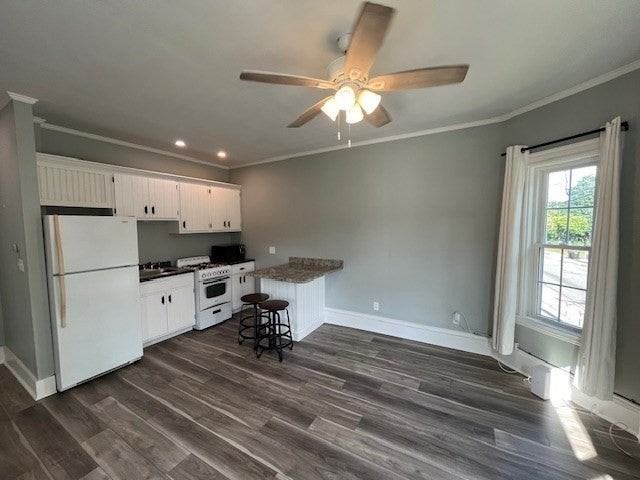 193 Court St - Photo 4 of 10