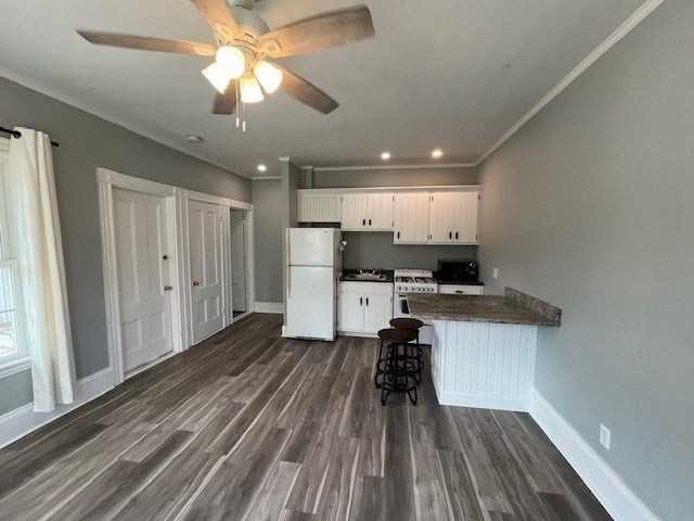 193 Court St - Photo 5 of 10