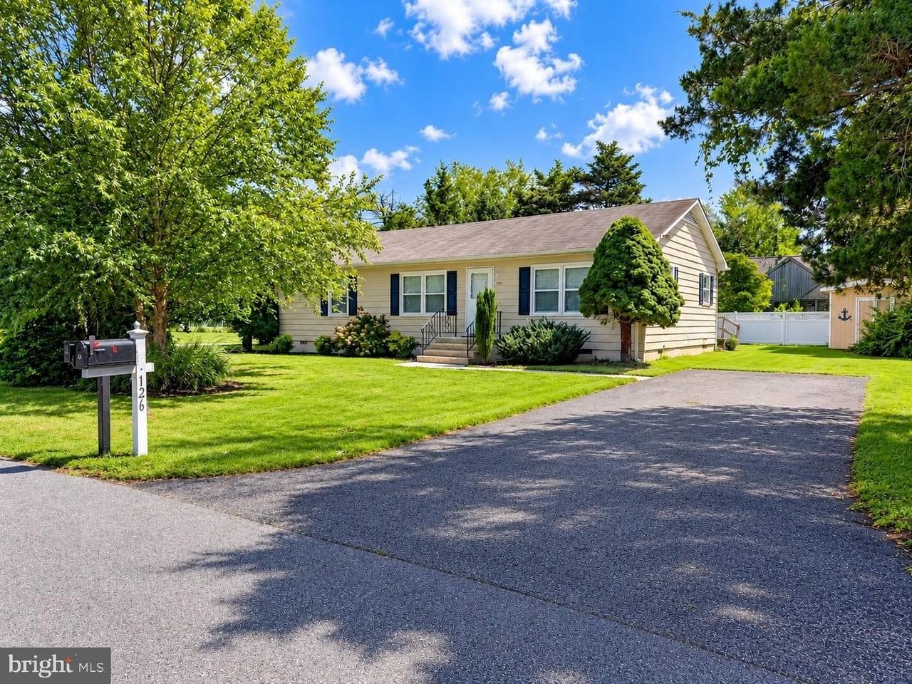139 Loganberry Ln - Photo 2 of 5