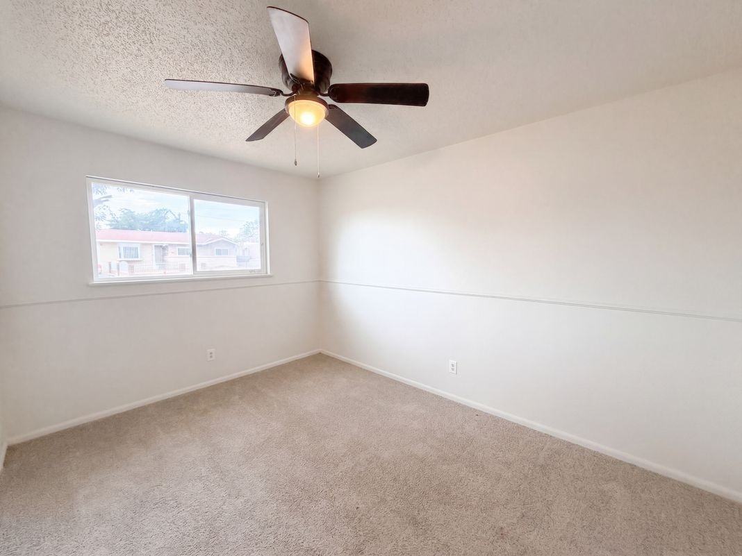 604 Maxine Street Northeast - Photo 5 of 8