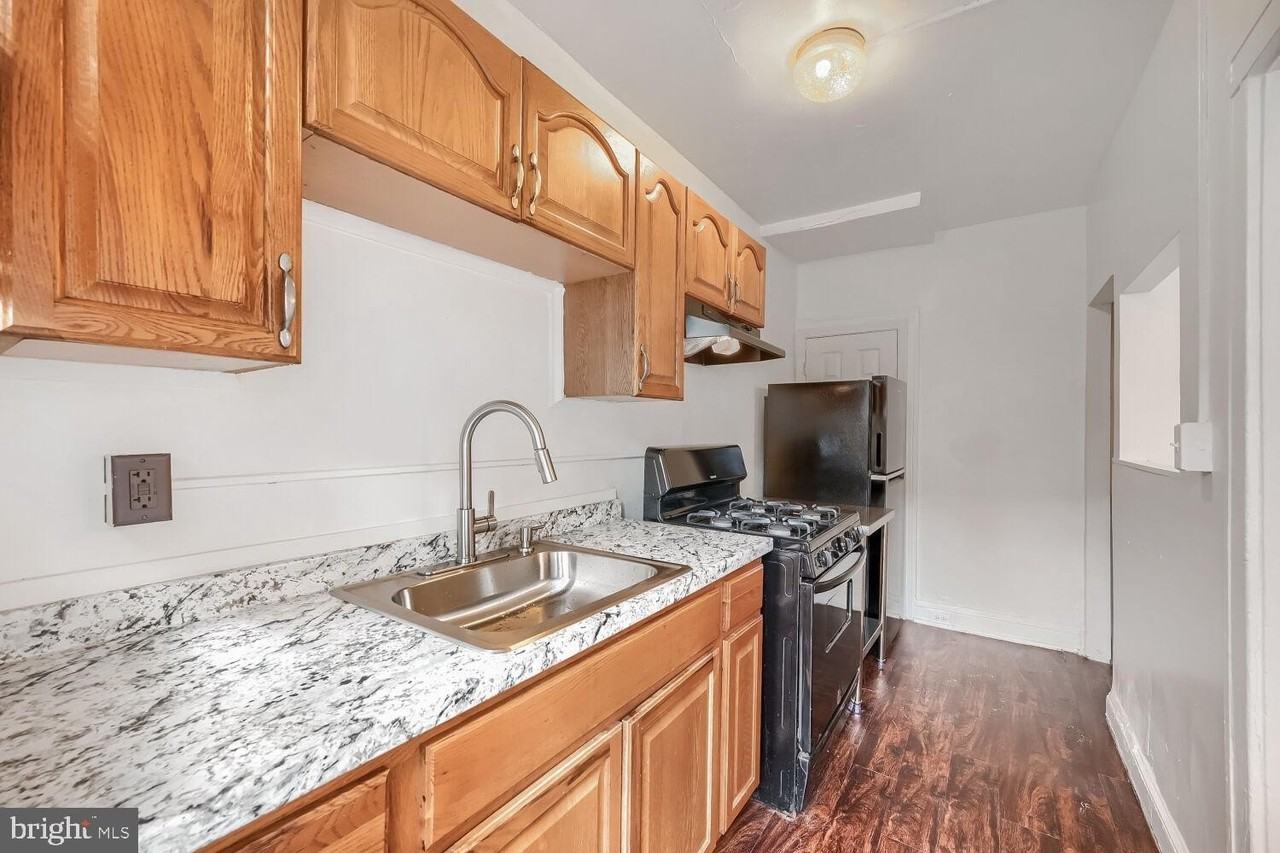 3223 Elmley Ave - Photo 2 of 31