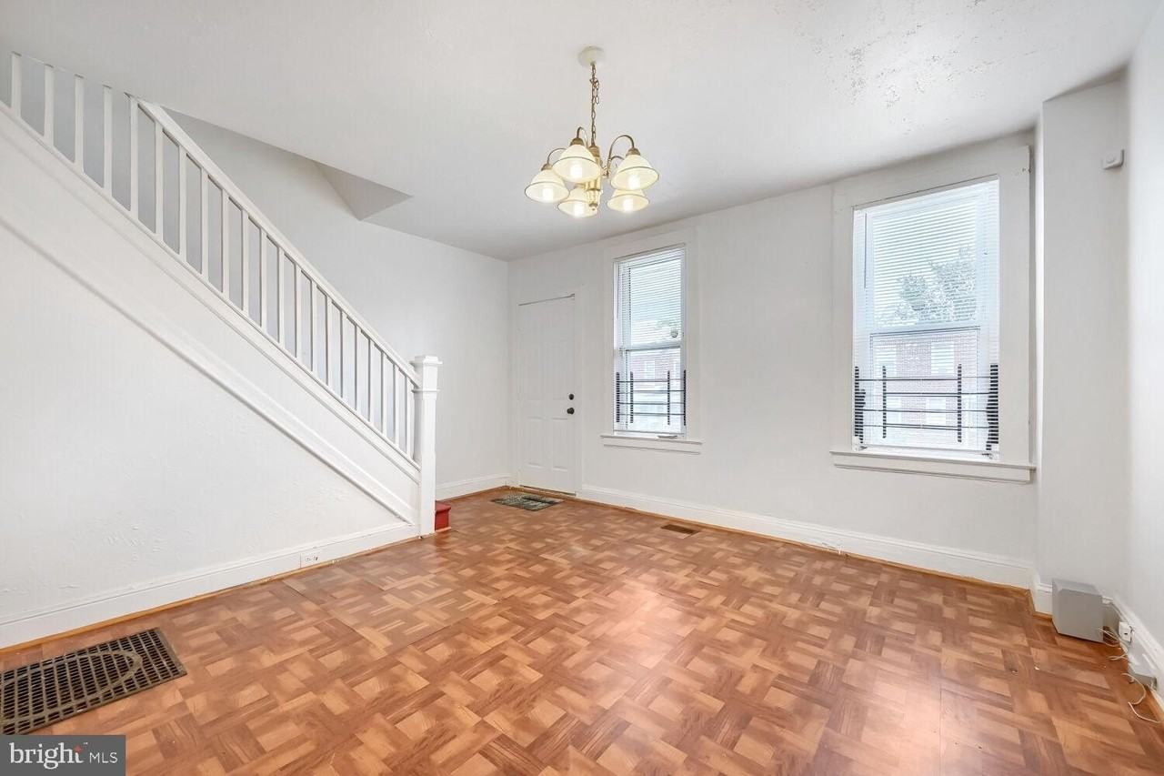 3223 Elmley Ave - Photo 7 of 31
