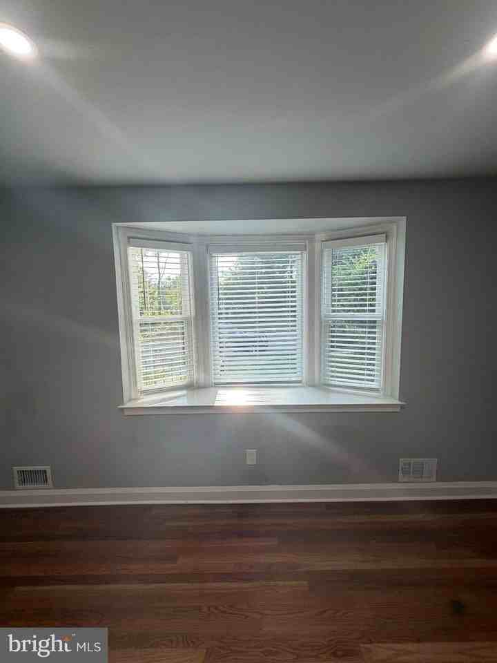 6207 Pioneer Dr - Photo 5 of 19