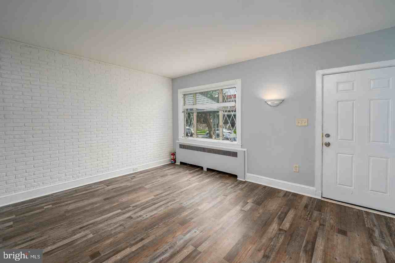 3050 Mayfield Ave - Photo 3 of 18