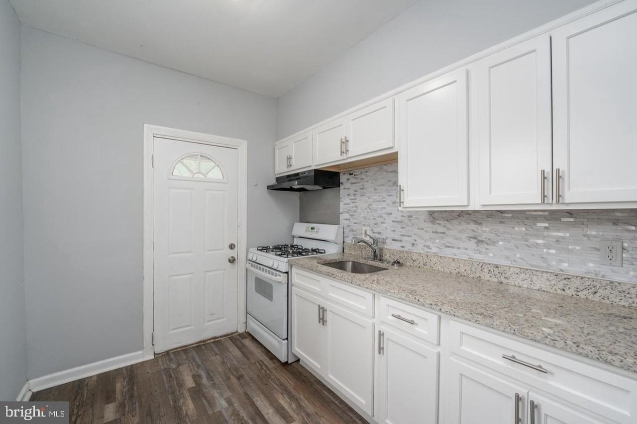 3050 Mayfield Ave - Photo 6 of 18