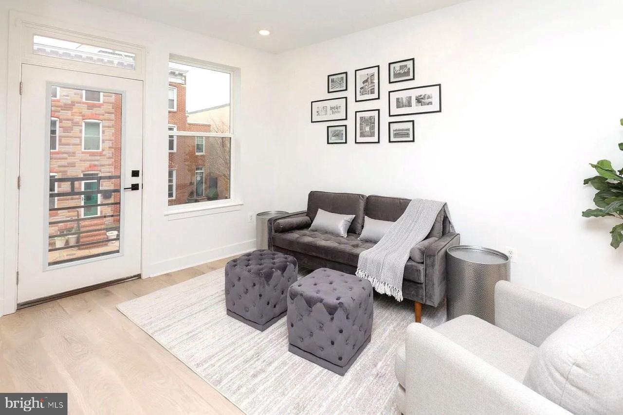 1702 Light St #402 - Photo 4 of 14