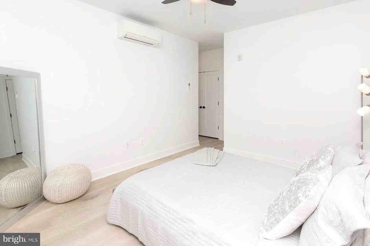 1702 Light St #402 - Photo 7 of 14