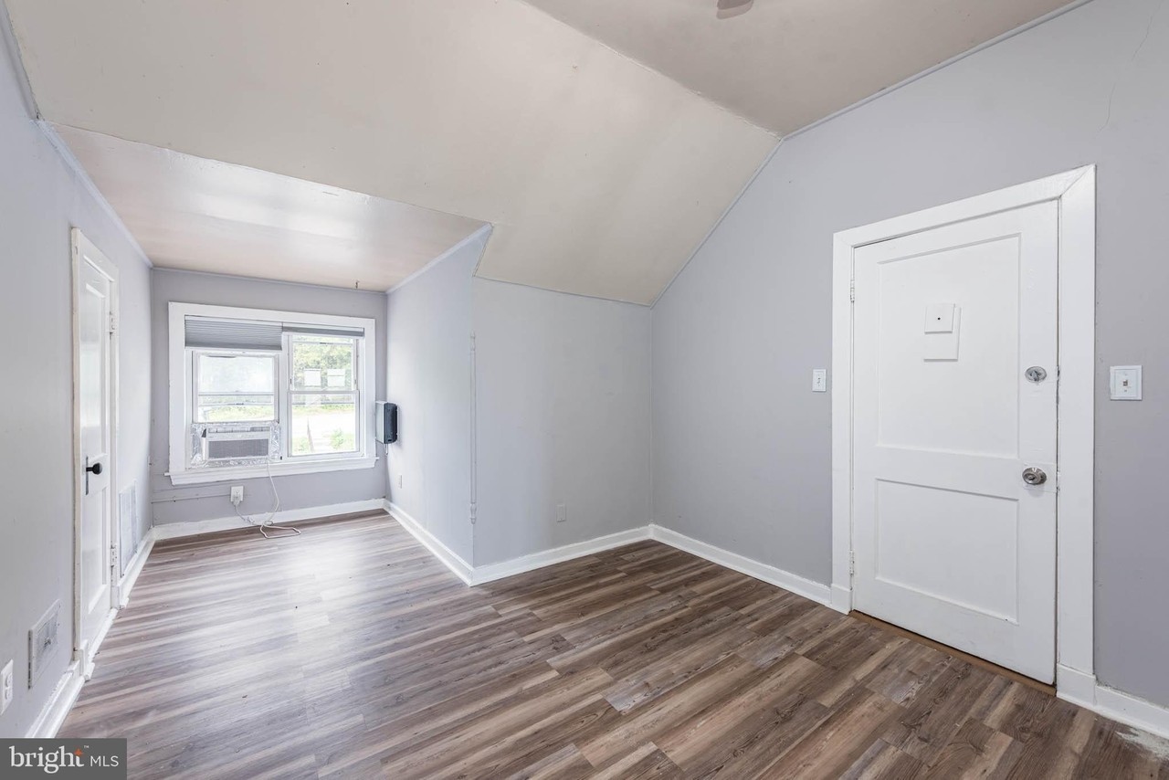 7506 Belair Rd #B - Photo 4 of 13