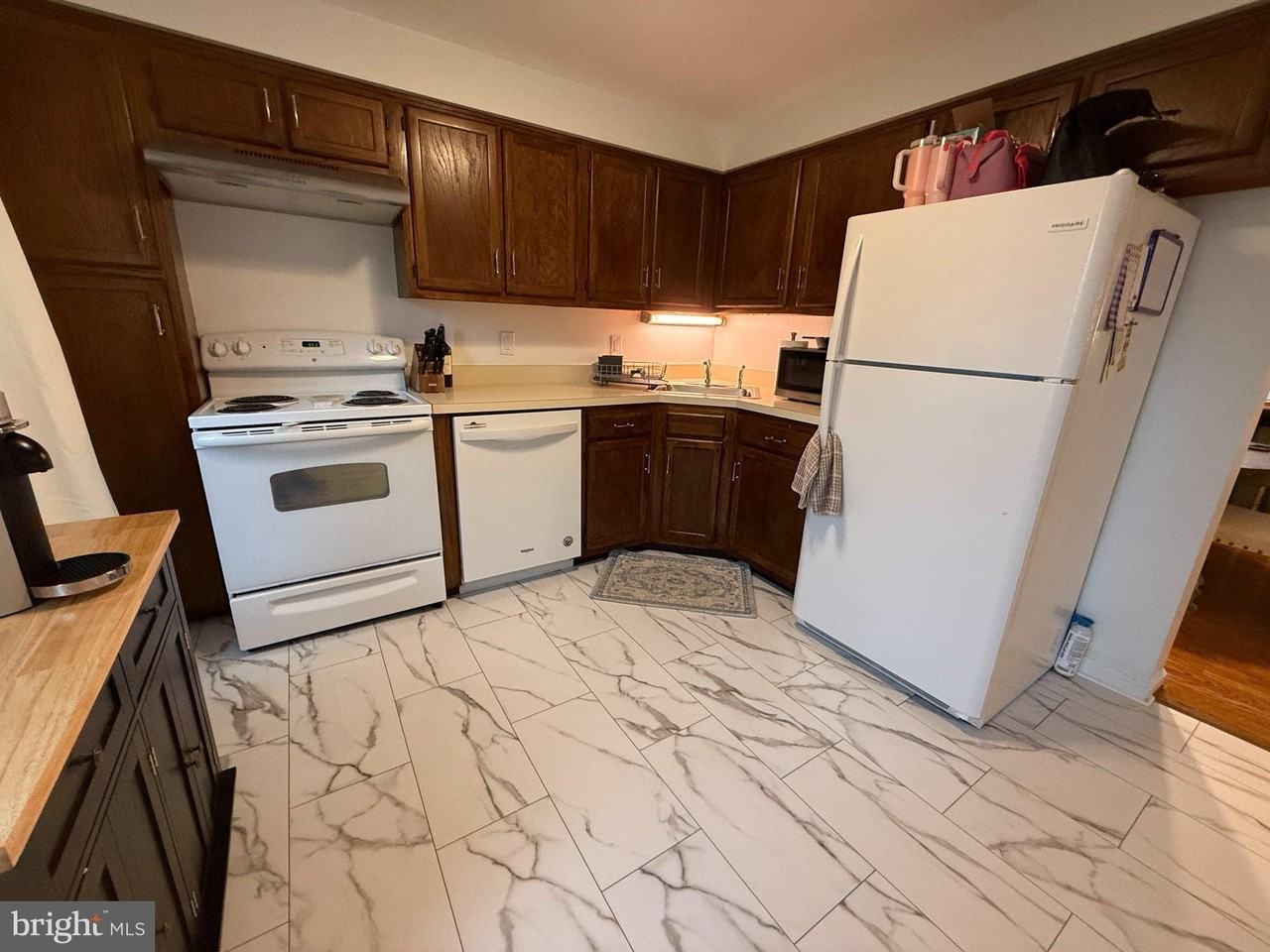 8208 Red Wing Ct - Photo 3 of 14