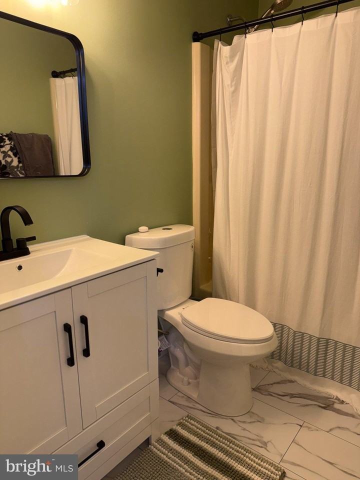 8208 Red Wing Ct - Photo 6 of 14