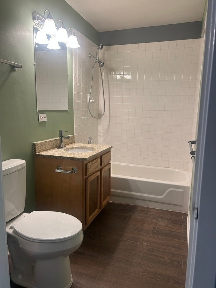 6538 S Kenwood Ave - Photo 3 of 9