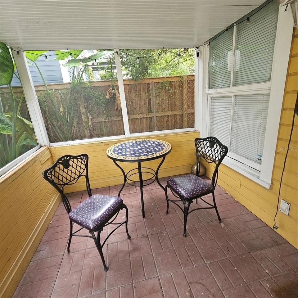 432 1/2 Highland Ave - Photo 3 of 10
