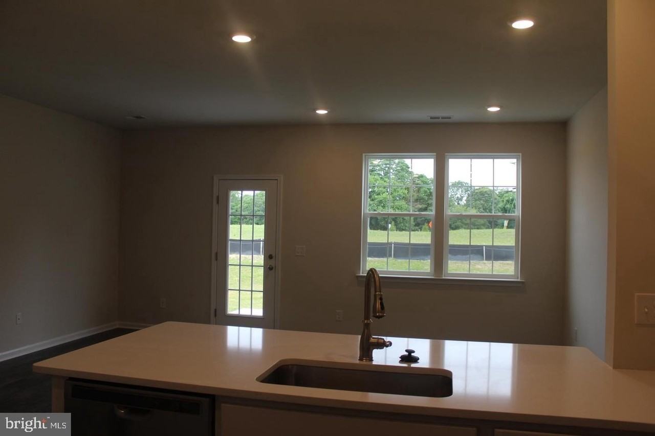 11 Katherine Dr - Photo 5 of 14