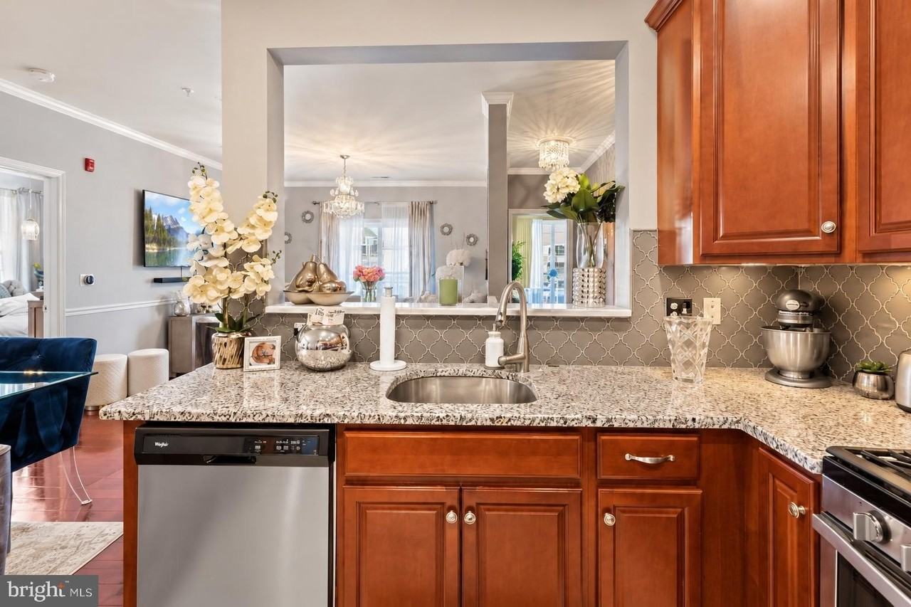 4021 Derby Ct - Photo 5 of 13