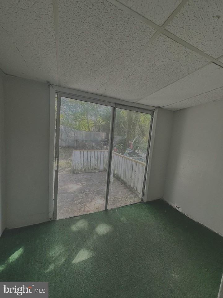 122 Exton Ave - Photo 6 of 9