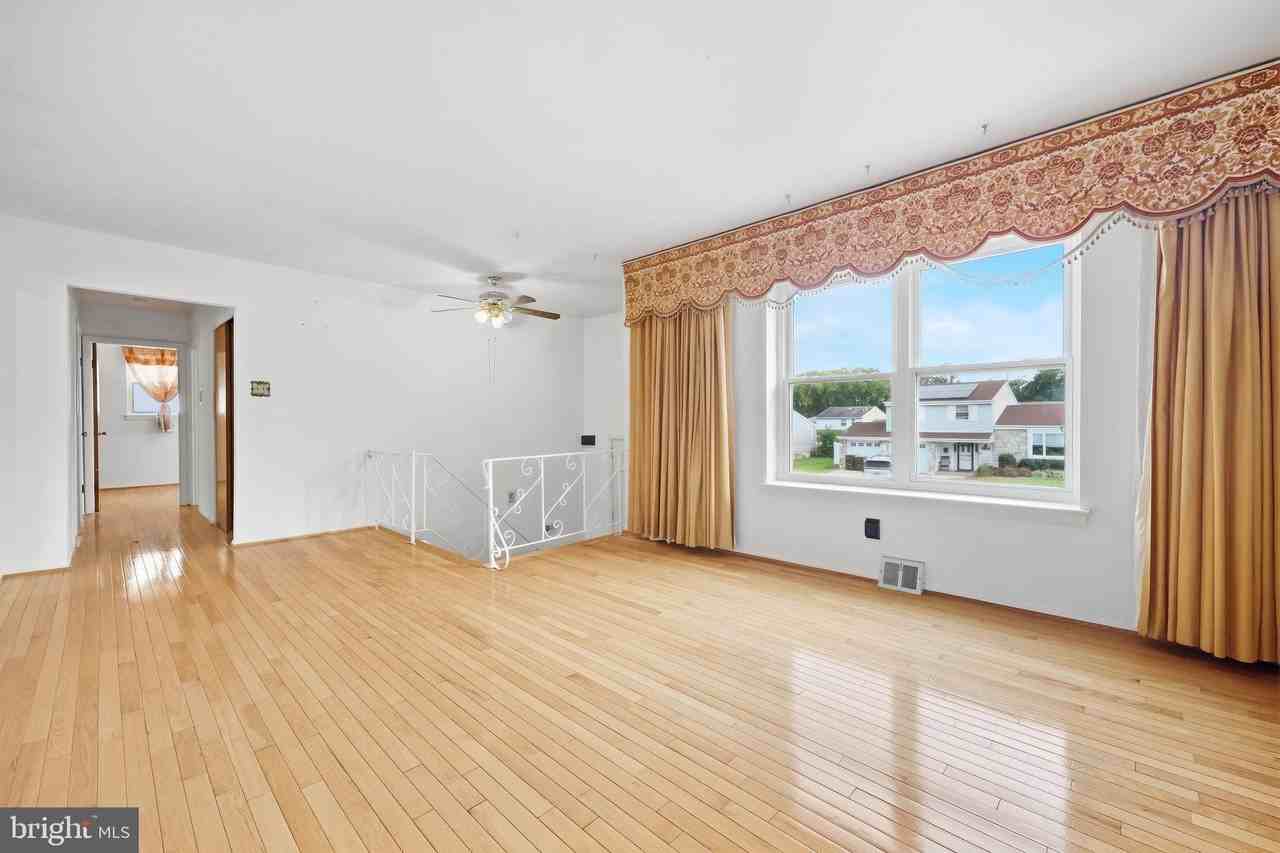 3242 Parkview Dr - Photo 6 of 31