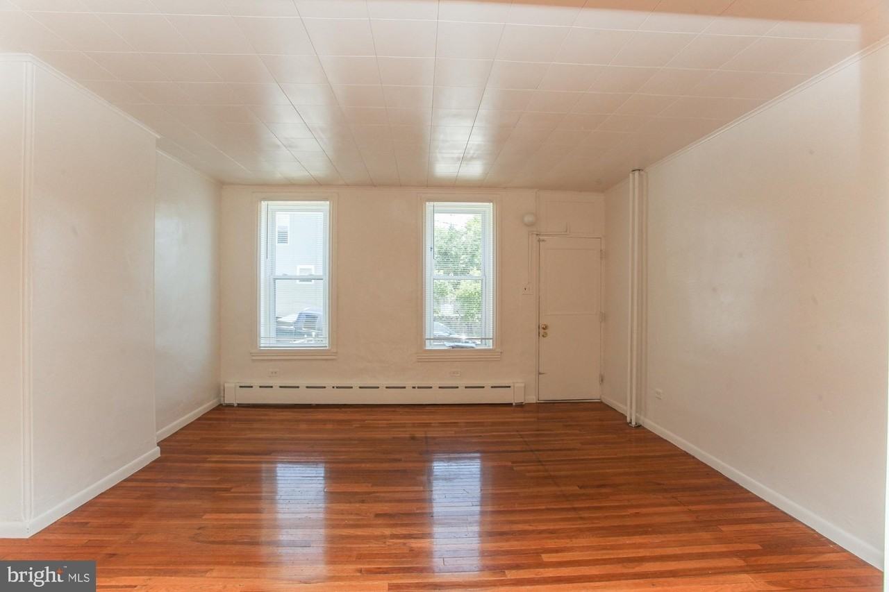 4150 Freeland Ave - Photo 4 of 17