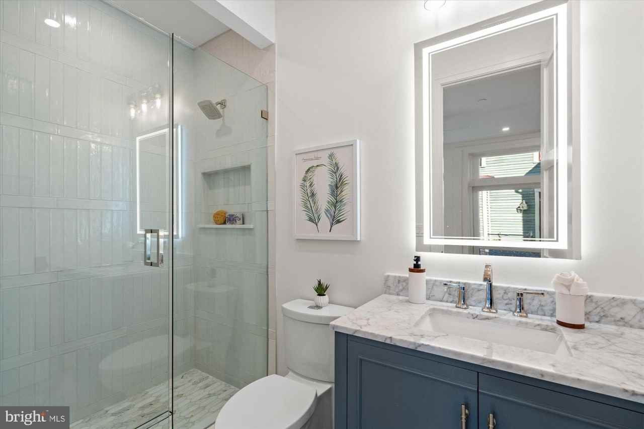 113 N West St - Photo 2 of 50