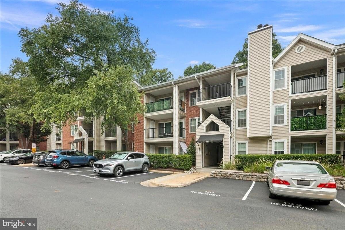 3303 Wyndham Cir #146 - Photo 4 of 48