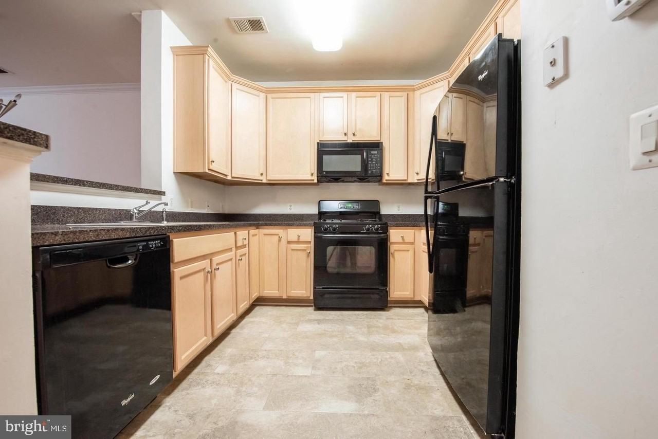 3820 Lightfoot St #115 - Photo 5 of 13