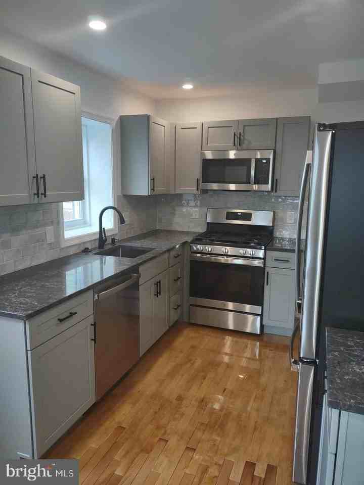 2709 Fort Dr - Photo 2 of 18