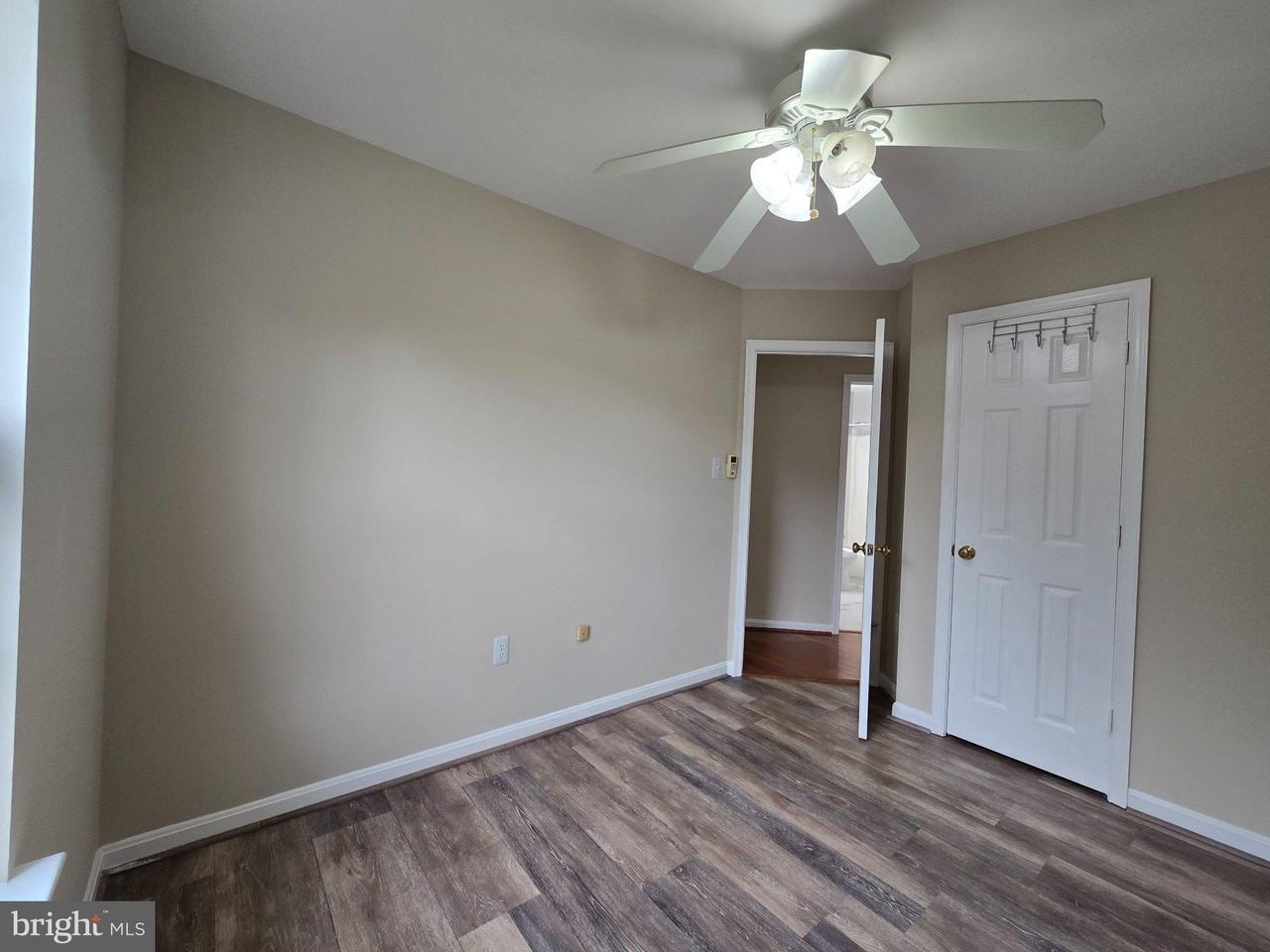 128 Hampshire Sq Sw - Photo 7 of 15