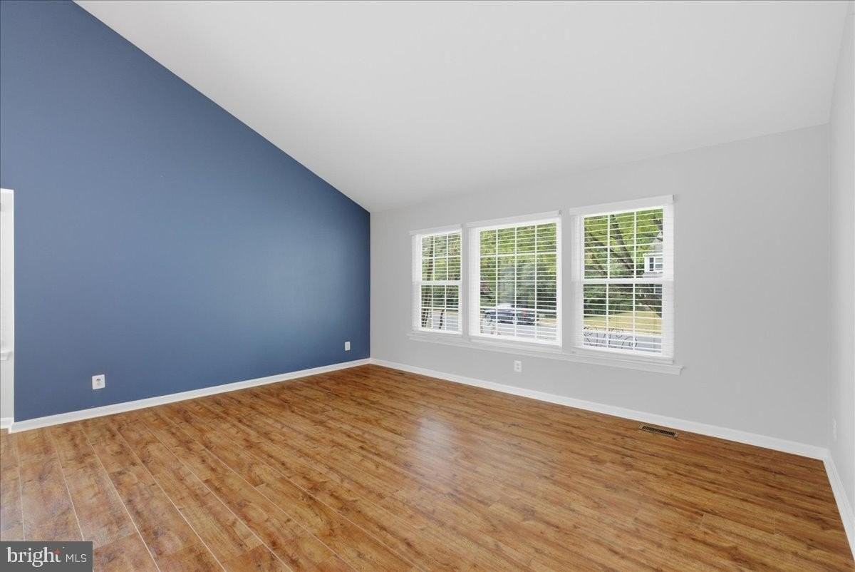10249 Winged Elm Cir - Photo 4 of 37