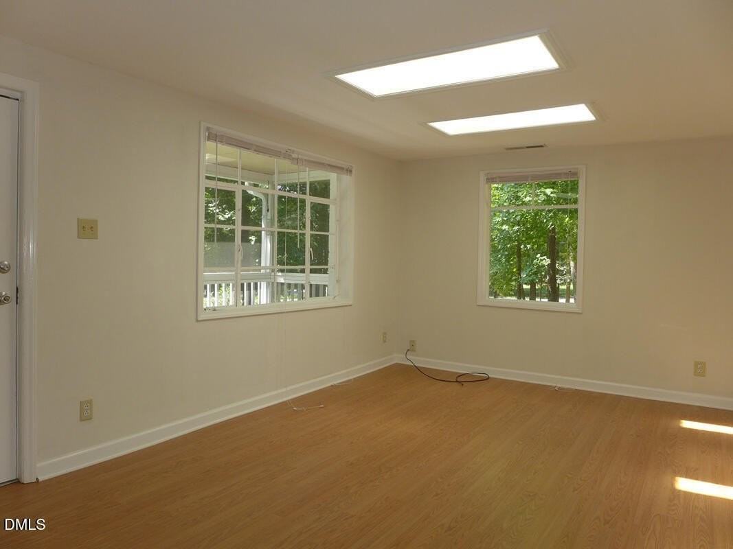 228 Barclay Rd - Photo 4 of 17