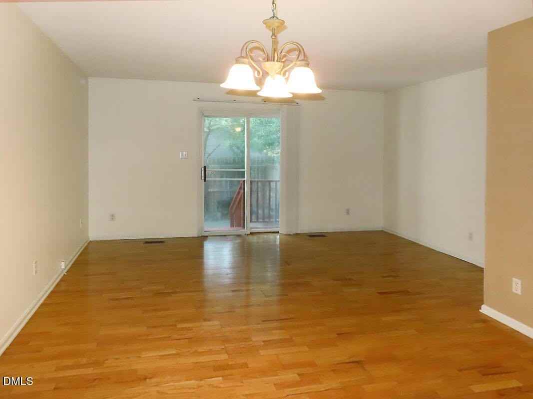 109 Gunston Ct - Photo 2 of 15